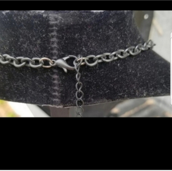 HOT TOPIC BLACK & RED LAYERED GOTHIC VICTORIAN CHARM NECKLACE - Picture 6 of 6